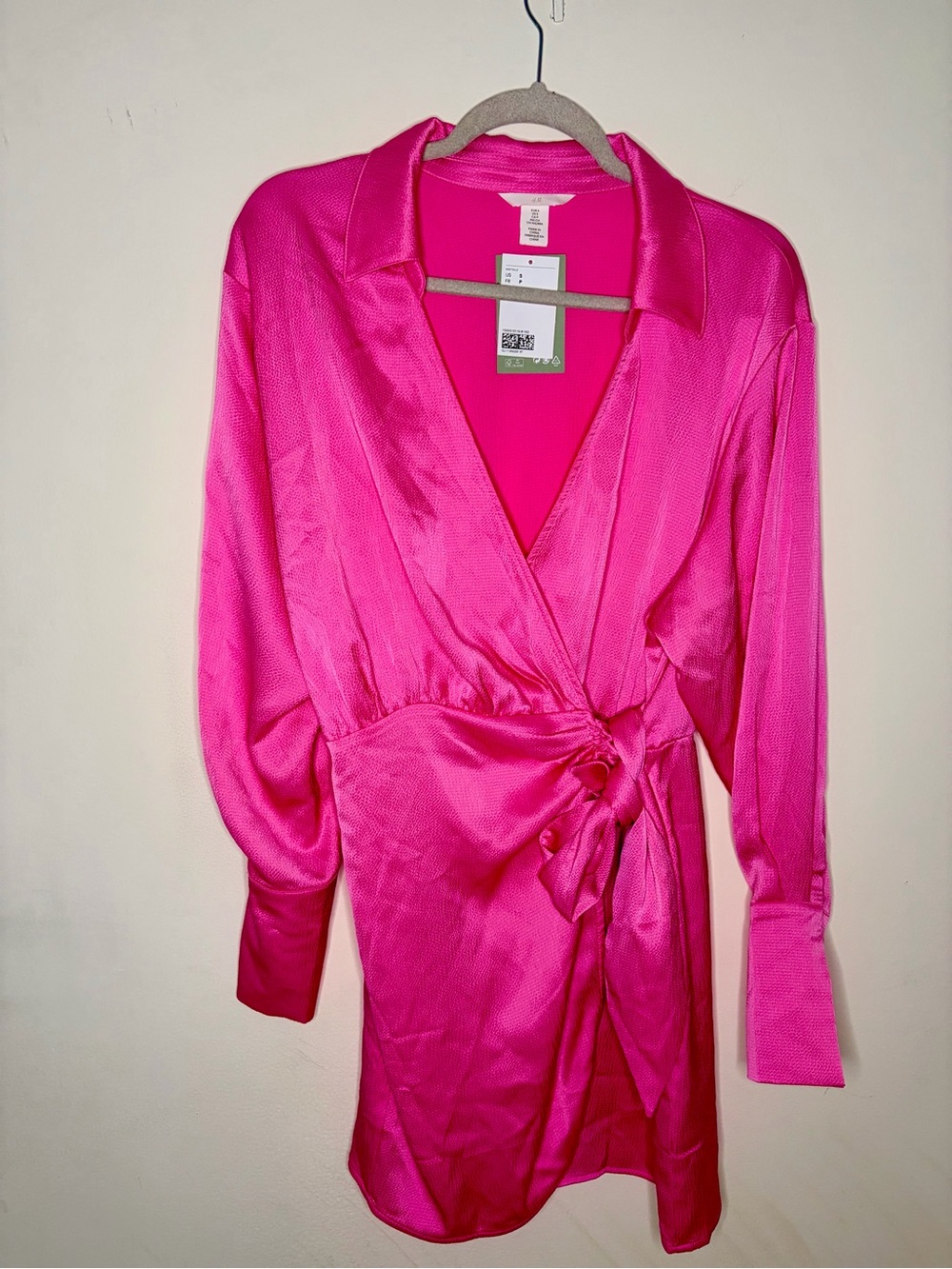 H&M Satin Dress in Bright Pink